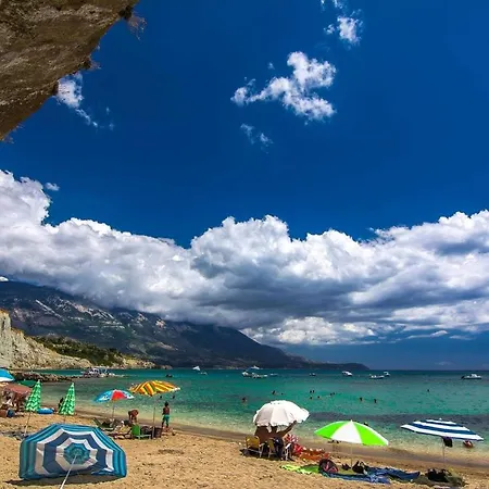 Christina Villa Spartià